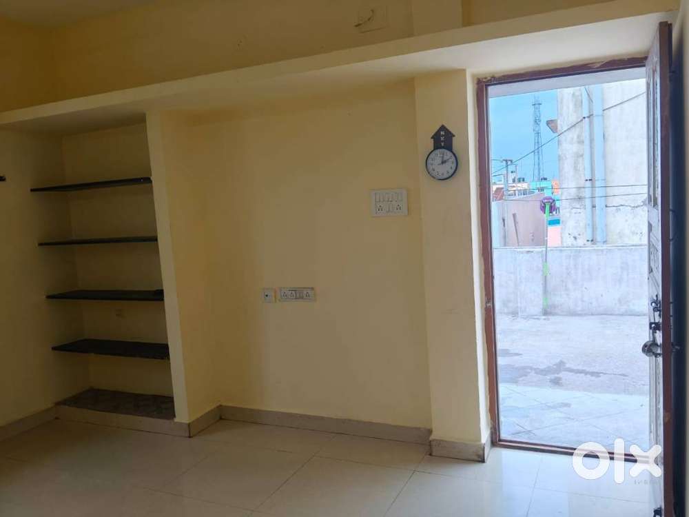 Single Room for Rent – Ideal for Bachelor / Working Person