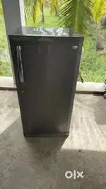 Fridge and washing misions and ac  semi fress missions available