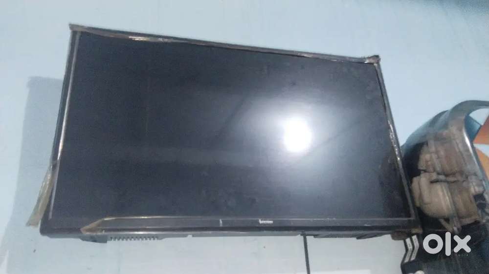 24 inch black body lcd tv