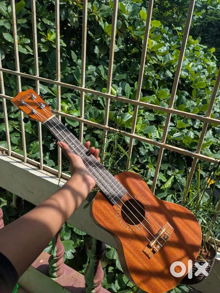 Selling Ukelele From kadence brand new