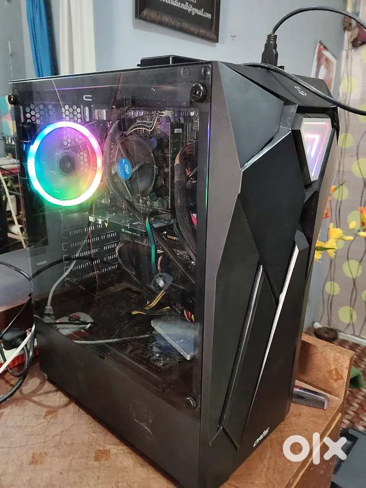 Cpu gigabyte prosesor i5 7 th gen 8 gb ram 256 SSD. 1 gb graphics