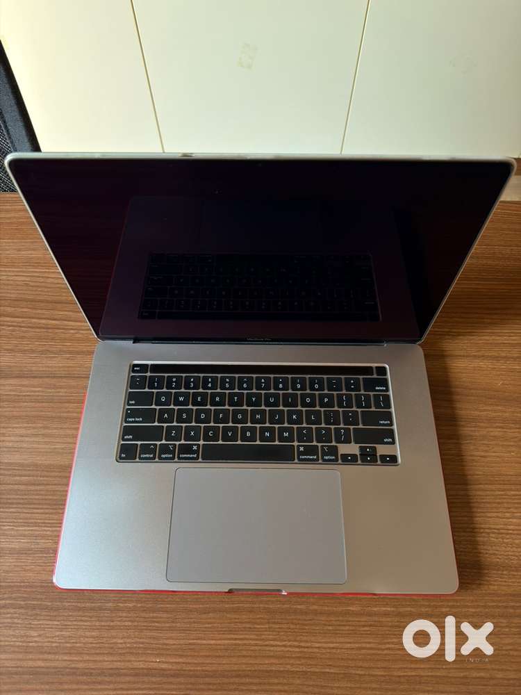 16” MacBook Pro 4TB  32GB RAM  Intel i9 (2019) Excellent Condition