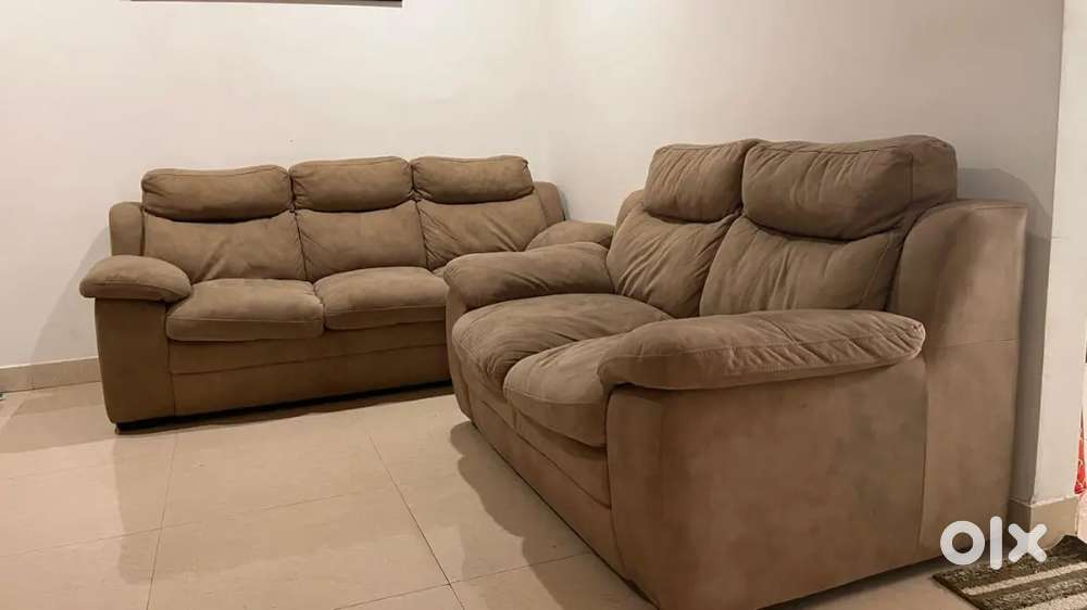 Damro 5 seater sofa