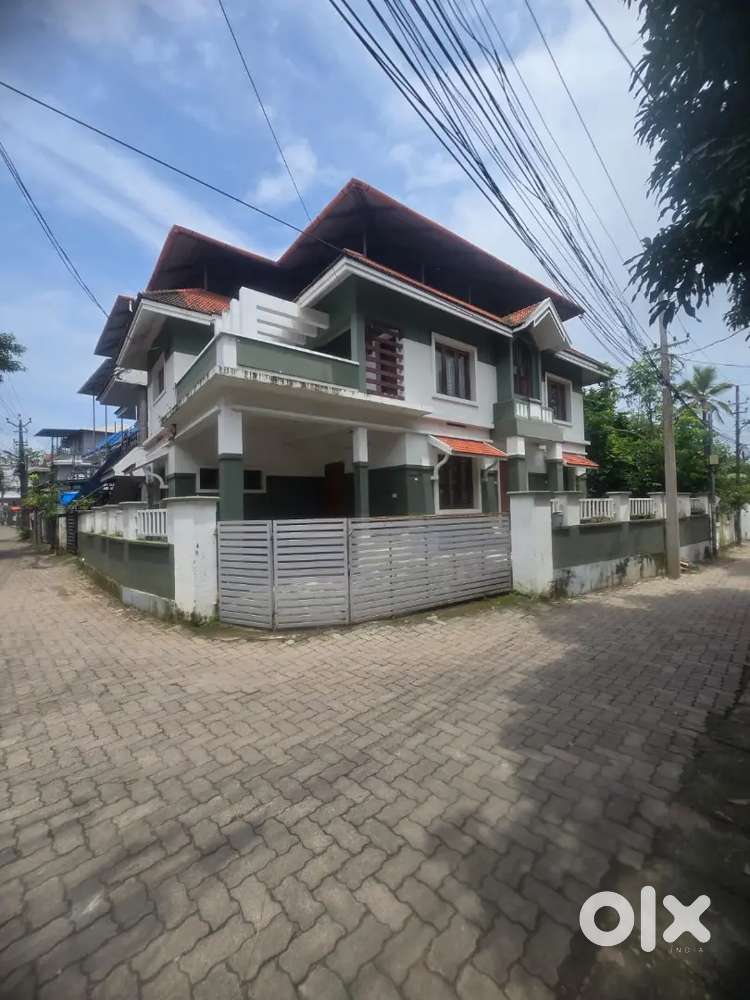 1400 sq ft 2 bhk fully furnished first floor for rent in vazhakkala