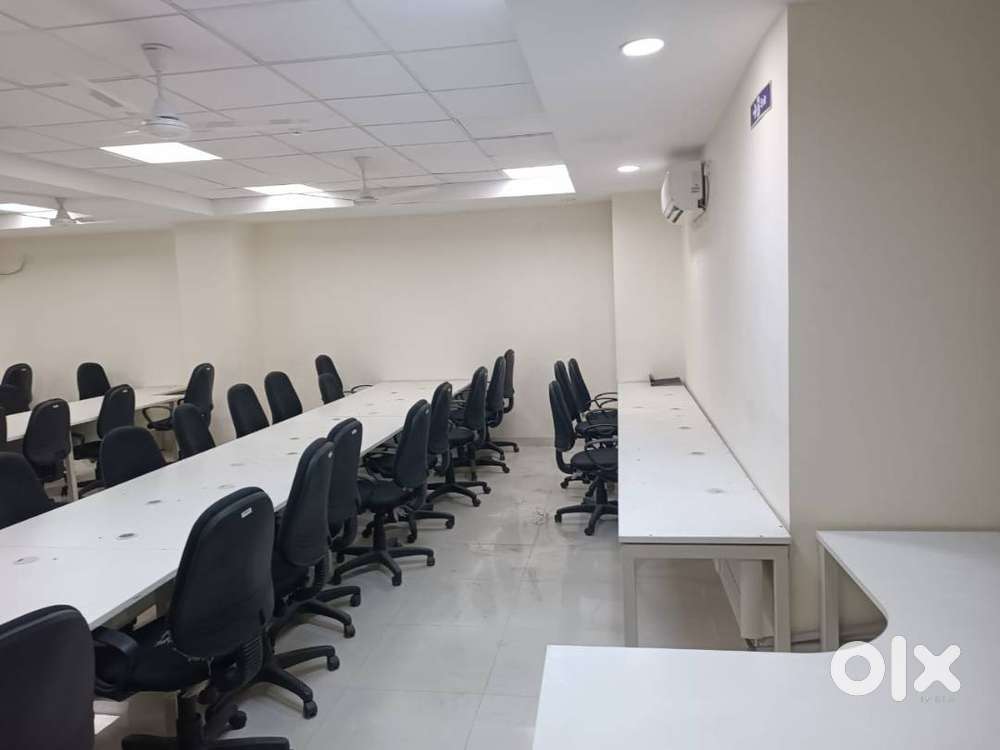 1200Sqft 15 to 20 Work station in Race Course