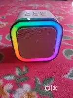 Speakers R_41258784