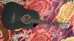 Intern Guitar 39C -BK & there three pick and capo