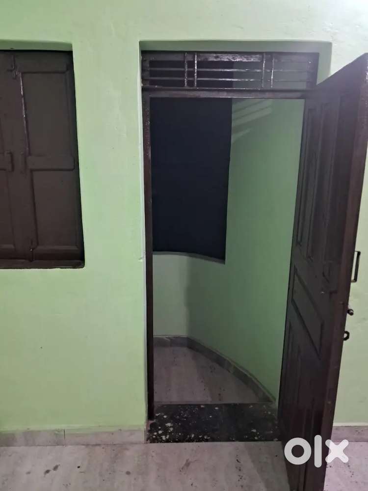 Room for rent,balcony , two wheeler parking, situated at third floor