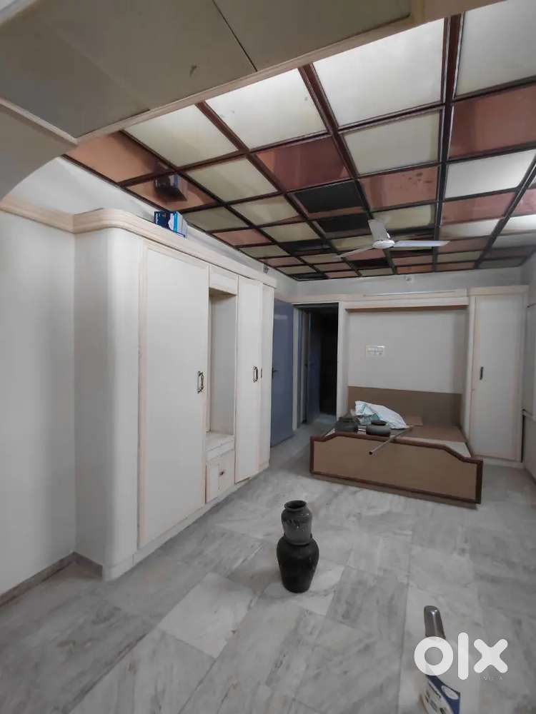 Very nice 2bed kitchen  semi furnished bunglow   in thaltej