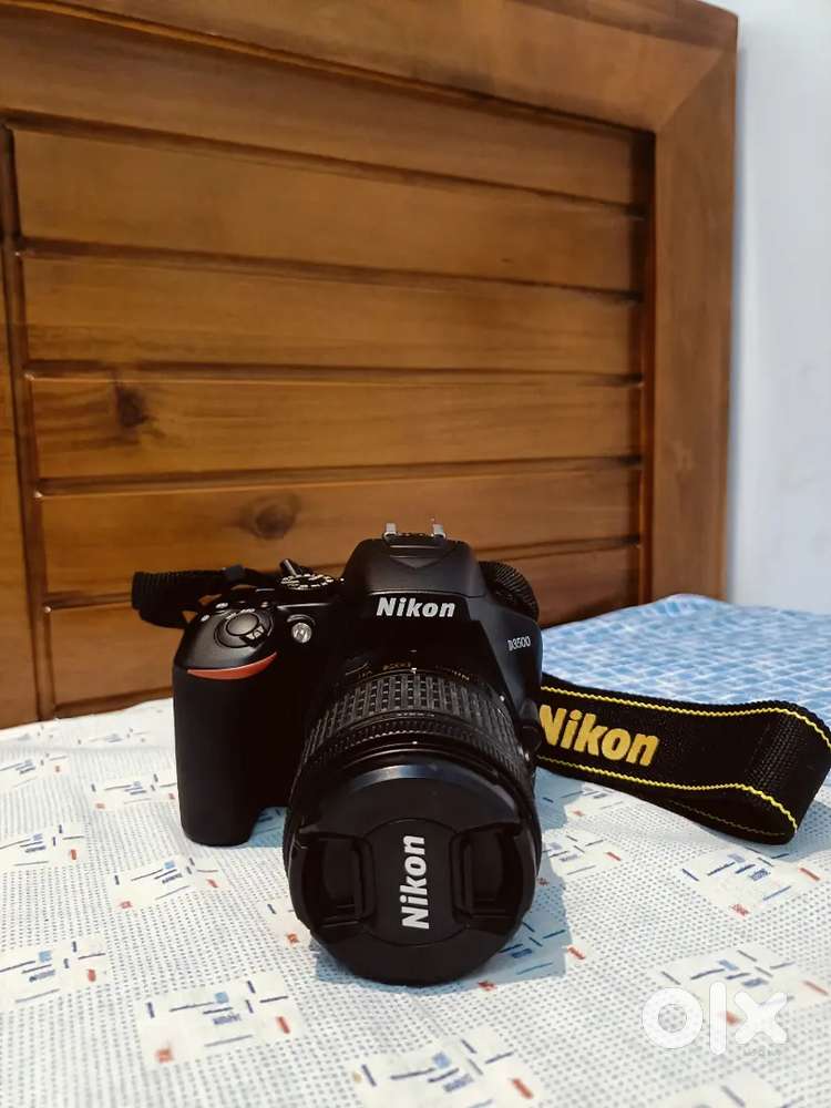 NIKON D3500 NEET CONDITION..
