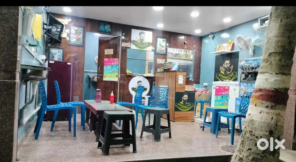 Ready to move (MAHARAJA CAFE)