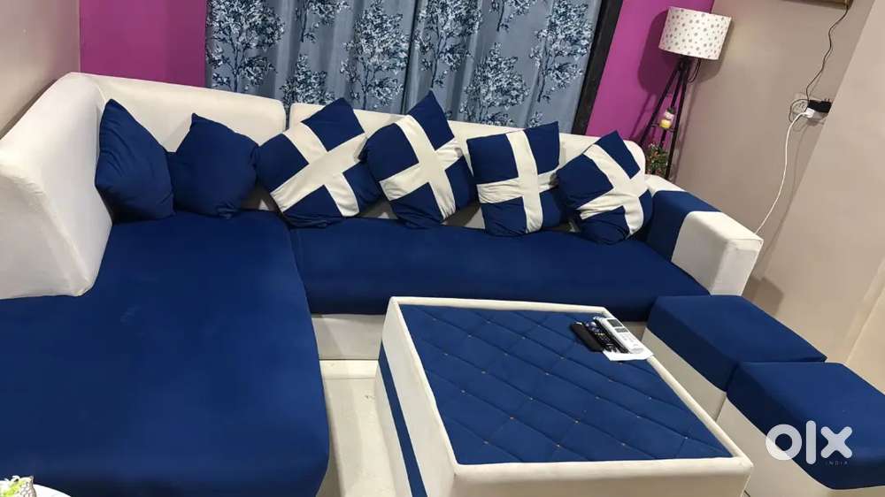 Sofa set with table