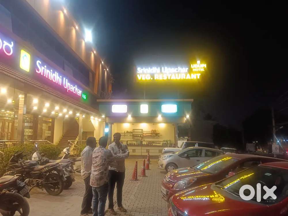 Hotel all staff  kitchen, service, waiter veg hotel