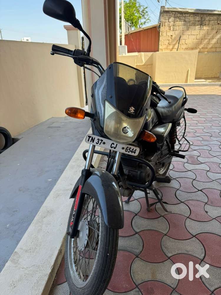 Bajaj Platina 2014   80 kmpl Mileage  Single Owner  New Tyres