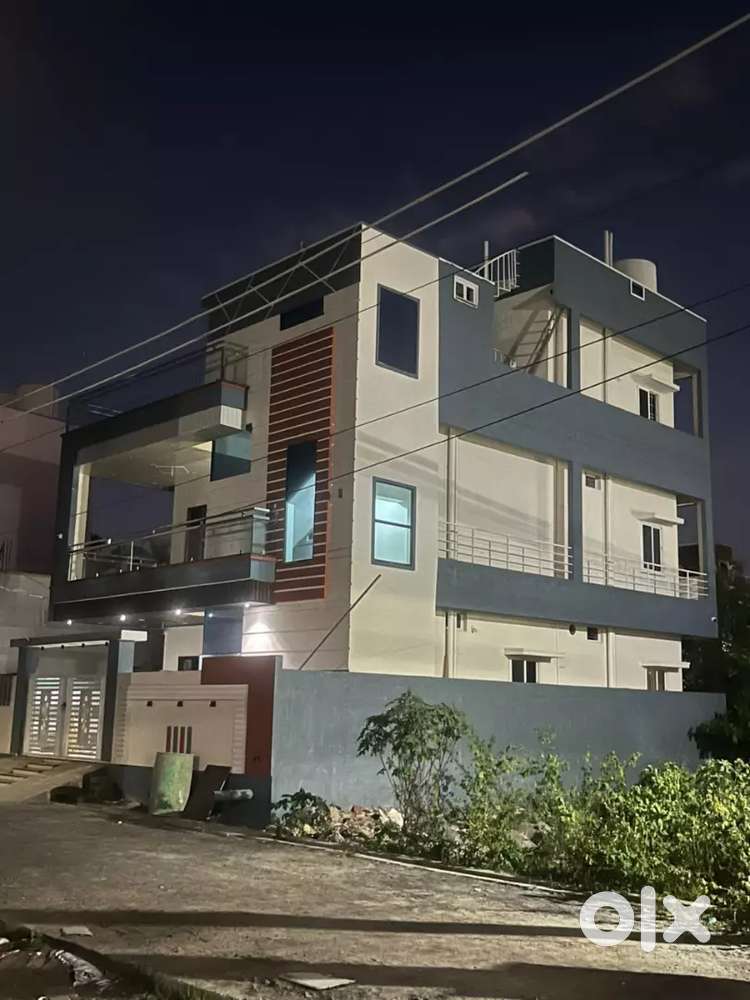 House for sale 150 gajalu 1cr
