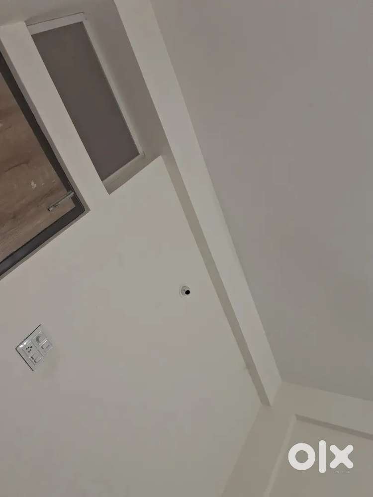 Looking for a roommate ( BOYS )