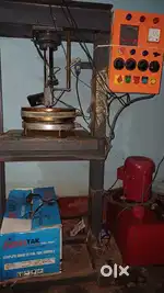 Paper plate machine
