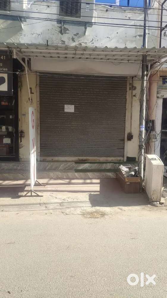 Shop for rent in raja park