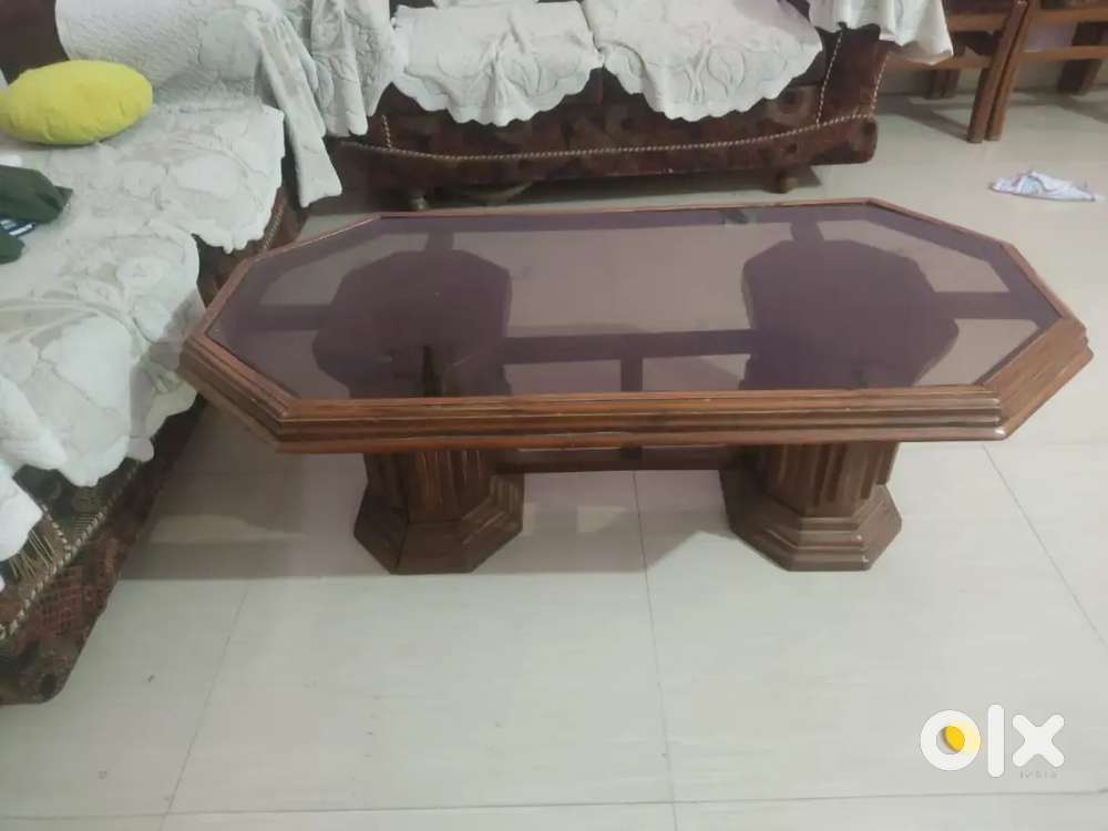 Sofa set with table