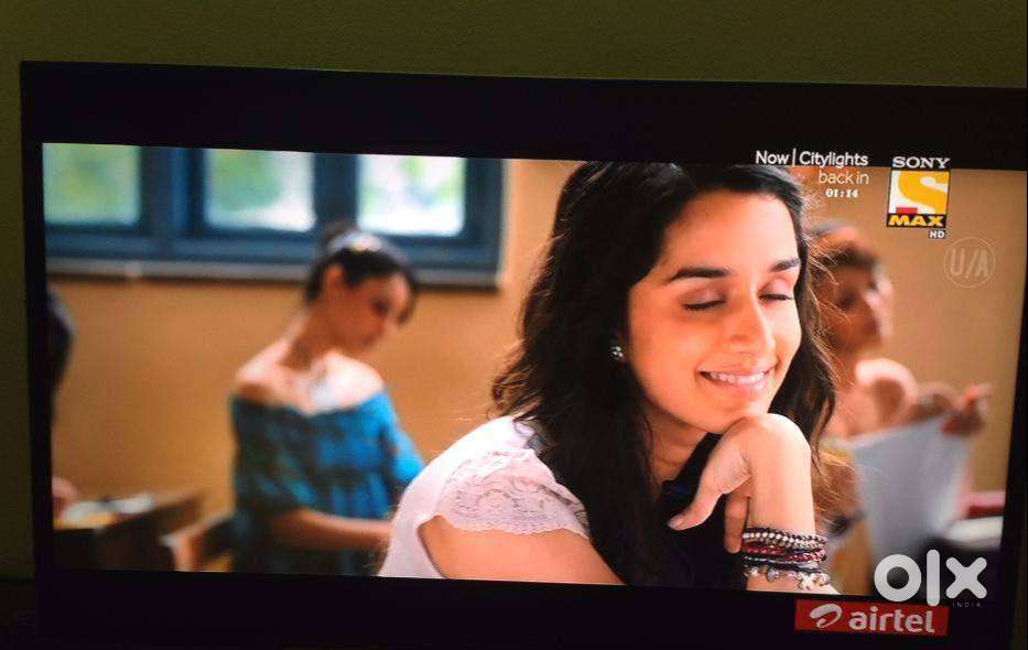 UHD Thomson 32 LED TV with HDMI n USB of 2160p high resolution output