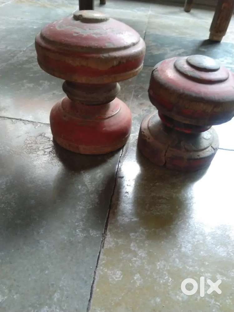 Dhichaniyu Traditional Kathiyawadi Wooden Eating Support