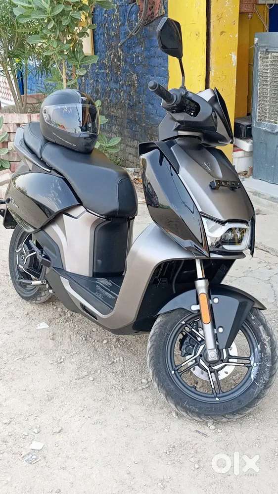 Hero vida V2 plus 3 months old