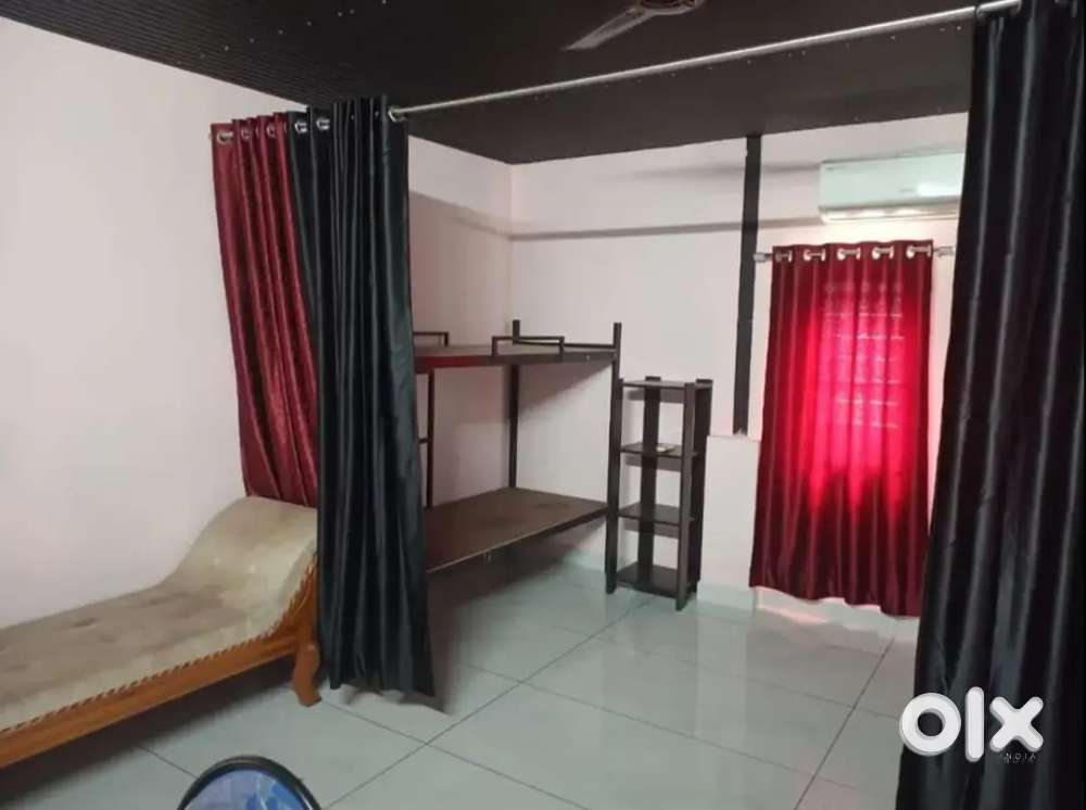 A/C & NON A/C PAYING GUEST OR BED SPACE FOR WOMENS.Non A/c-2000/-