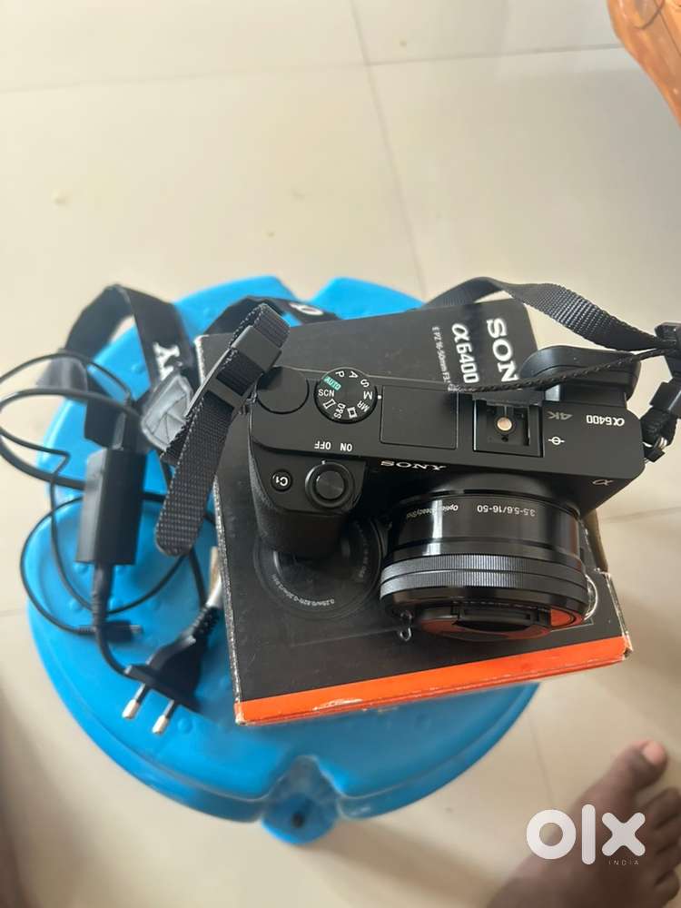 Sony A6400 with ket lens fresh condition 5300 clicks brand warranty