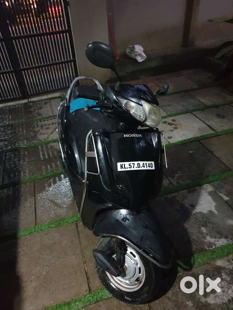 Neat working condition vehicle 9 months for the renwal