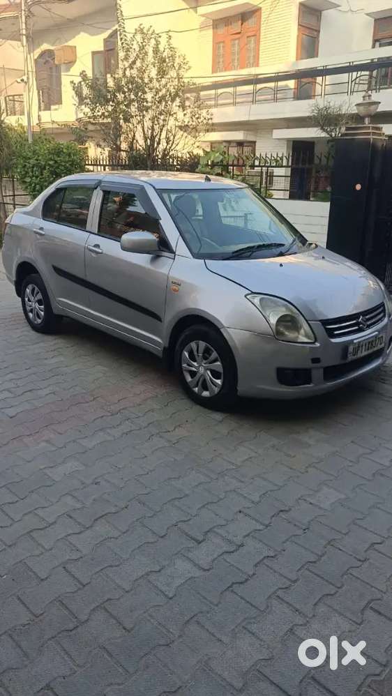 Maruti Suzuki Swift Dzire 2029 tak pas showroom condition insrns valid