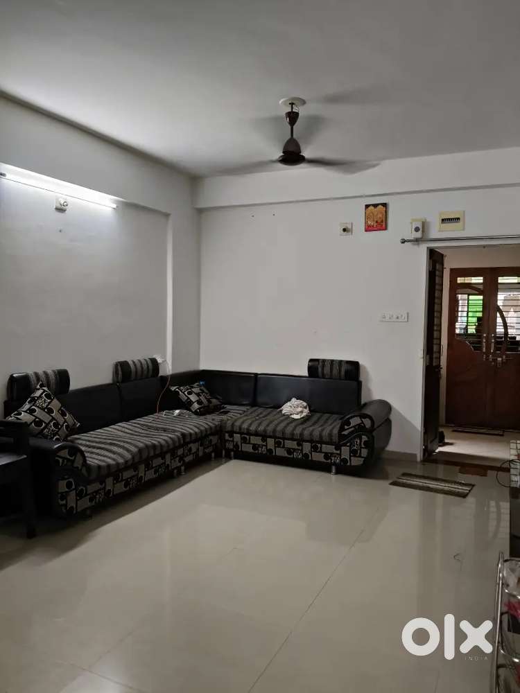 2 BHK SEMI FURNISHED FLAT AVAILABLE FOR SELL AT ATLADRA