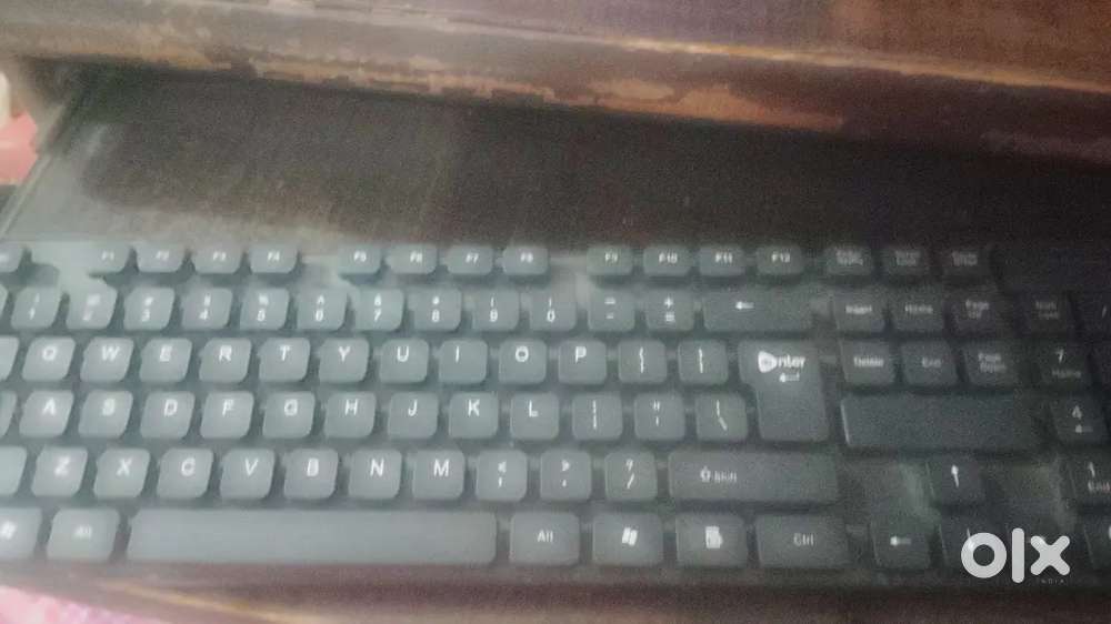 Computer setup for sale table bhi sath ha