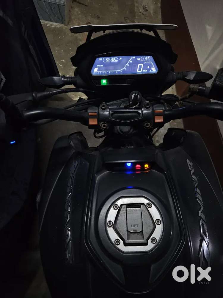 Selling my Bajaj dominar 400 2018 matte black