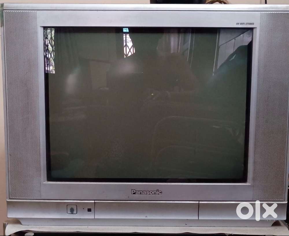 21” Color TV – Non-Smart, Good Condition!