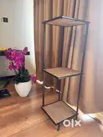 Corner stand