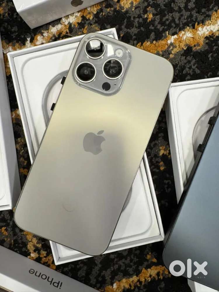 IPHONE 15 PRO MAX & 16 PRO MAX WE R DELLER JUST CALLME IFNEED REFURBIS