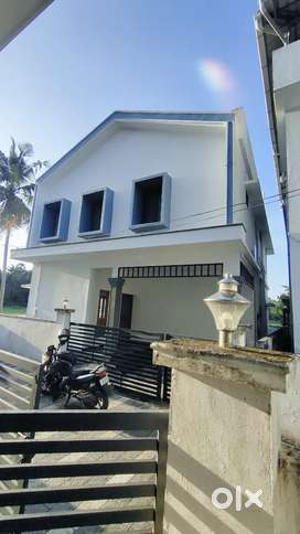 Kakkanad near csez 4 bhk independent house for sale 3 cent 60 lakhs