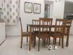 Well maintained 6 seater dining table