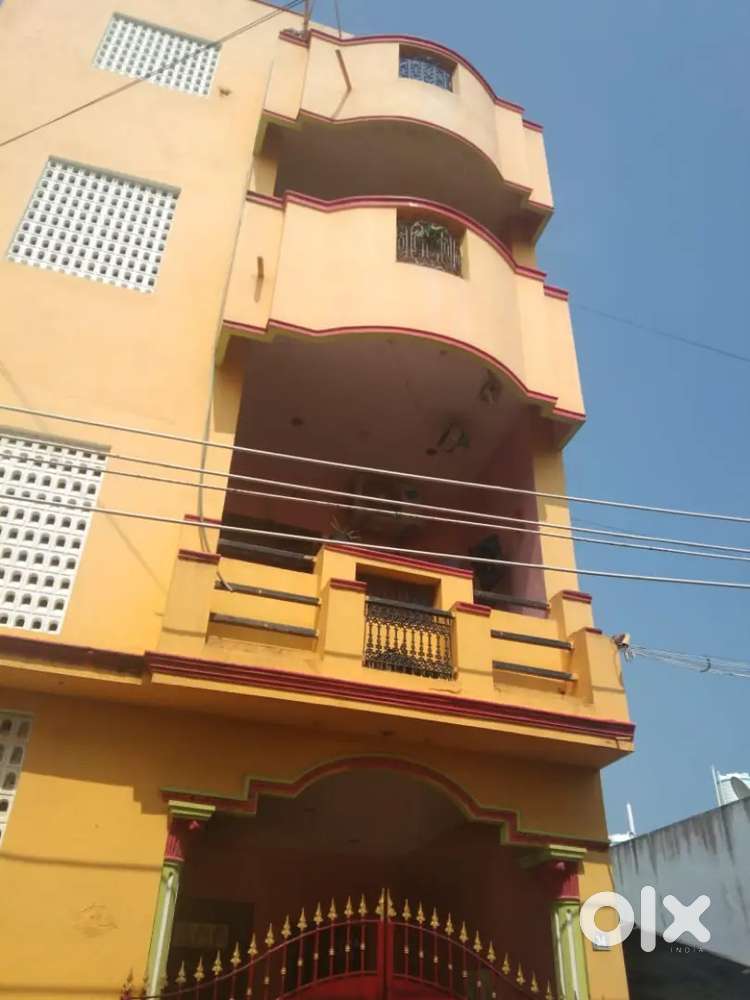 House for sale  (3 floors)