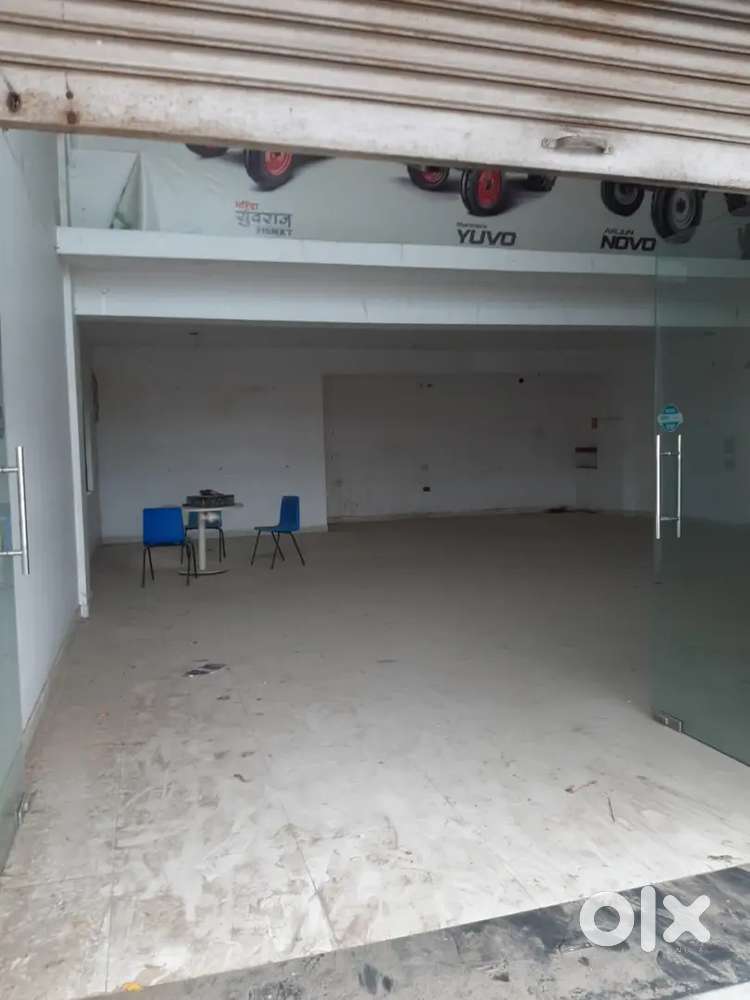Showroom is available for rent near Reliance Mart