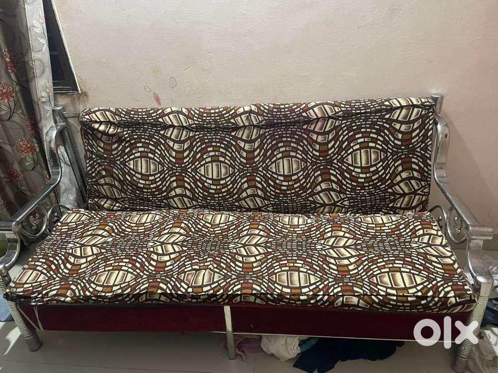 Heavy still sofa