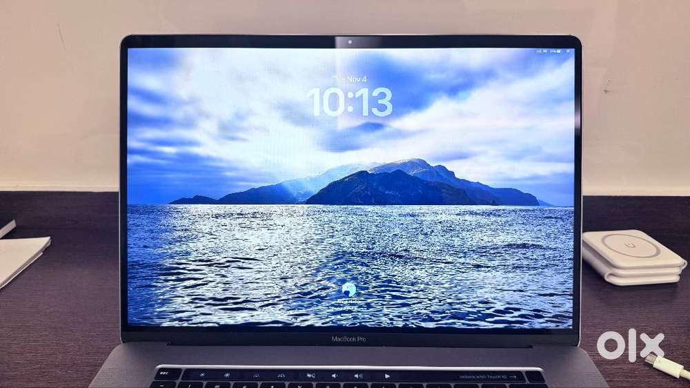 MacBook Pro i9 Processor 4GB AMD Pro Graphics Card16 GB RAM 1 TB SSD