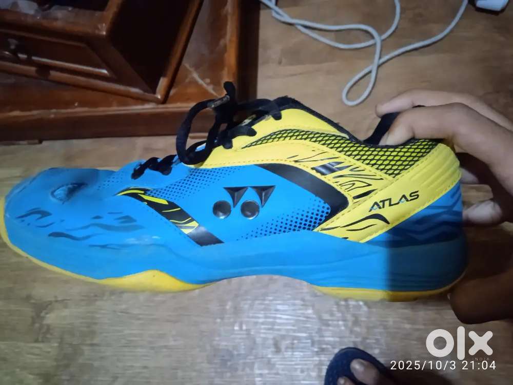 sports shoes yonex