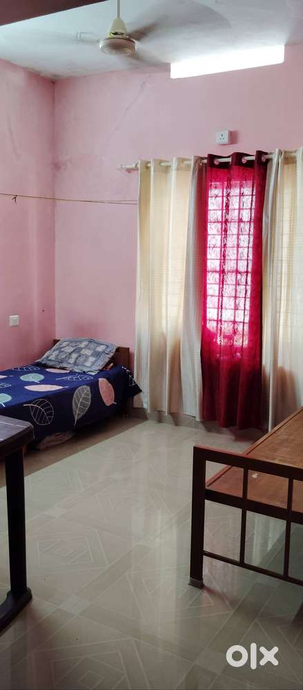 Ladies Room for rent