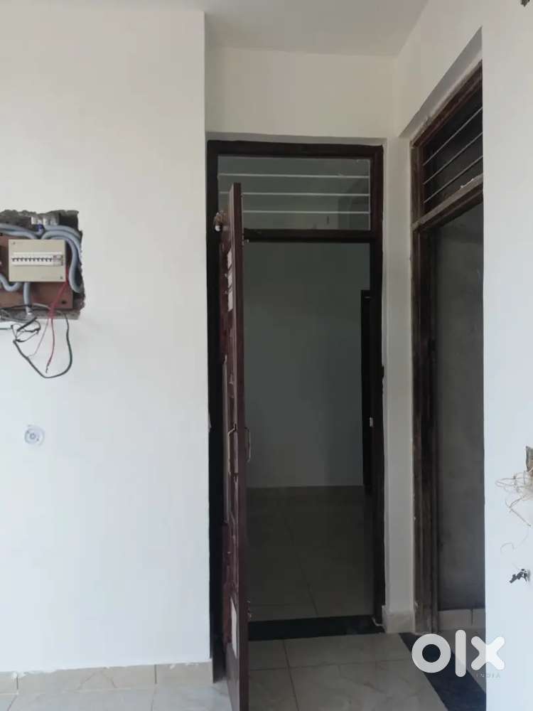 Fully facilitied set wifi, geyser,exhaust parking space