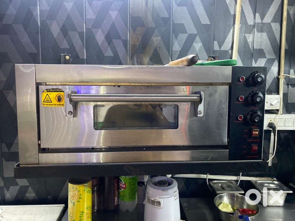 Cafe liquidation sale: commercial kitchen equipment