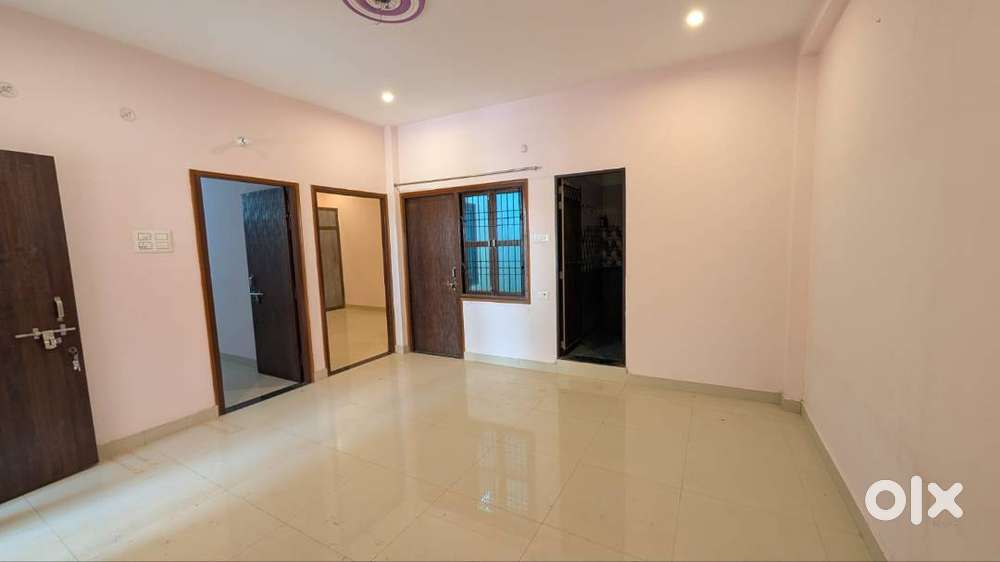 For RENT: 3 BHK newly built floor with modern furnishing and terrace