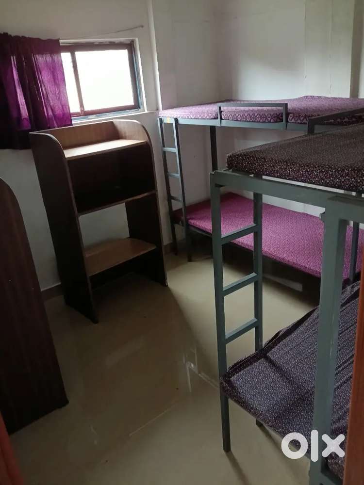 Gents PG Anjumana Daily / Monthy rent near Anjumana temple Edappally.