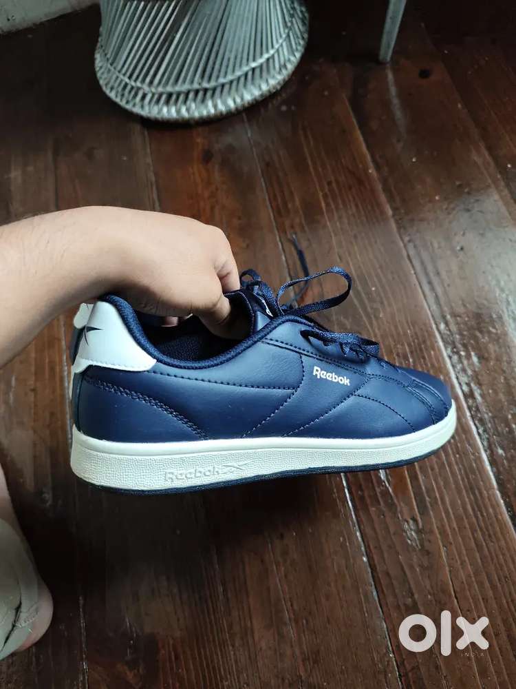 Reebok shoe size 6