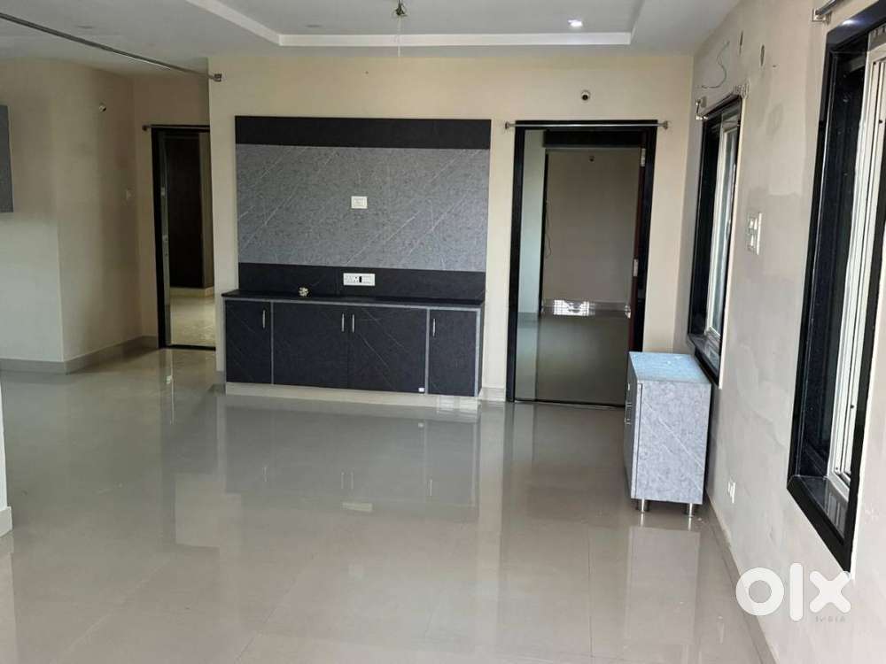 TOLET - FIRST & SECOND FLOORS